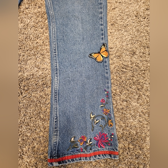🛍🐕 No Boundaries embroidered butterfly & flower bootcut jeans size 11 - Picture 3 of 4
